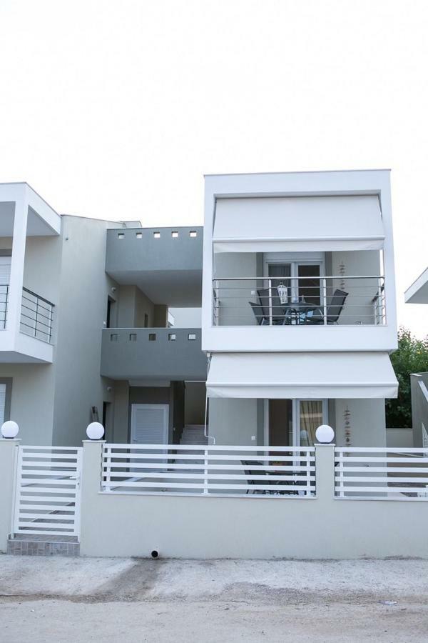 Mihail Nikiti  Ngoại thất bức ảnh